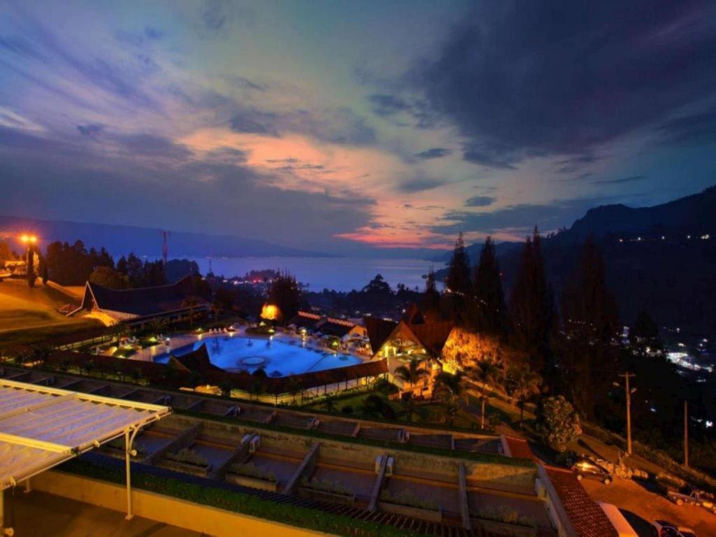 Hotel Niagara Parapat Exteriér fotografie