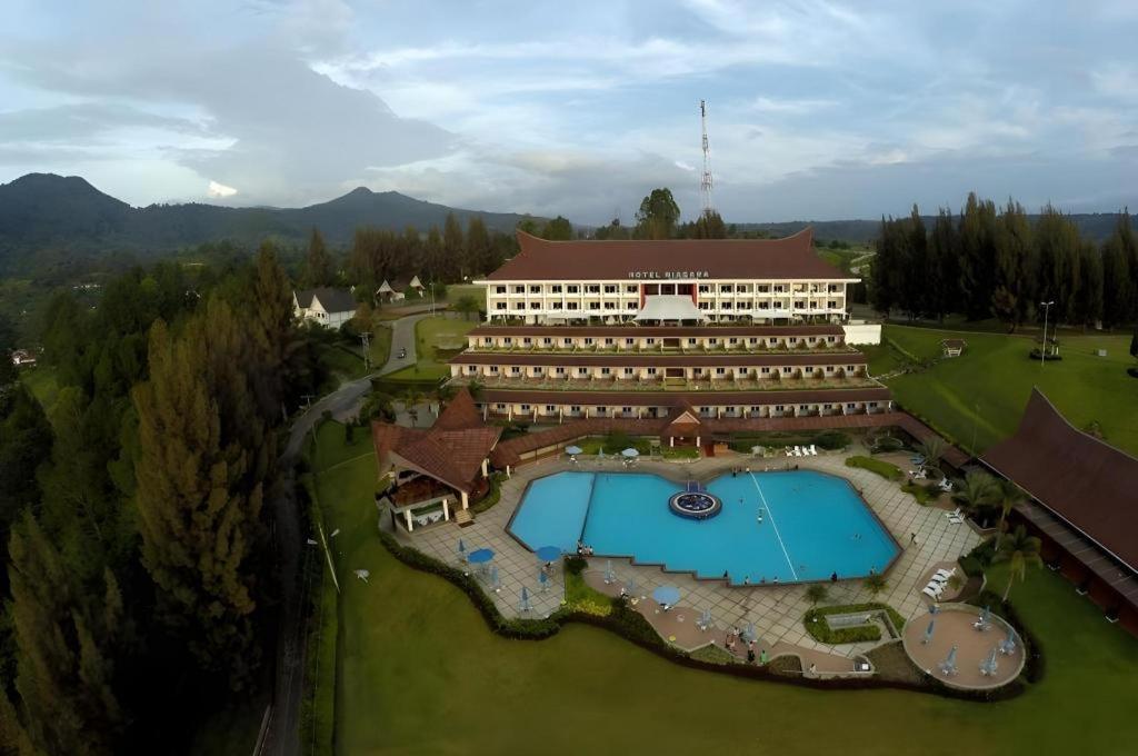 Hotel Niagara Parapat Exteriér fotografie