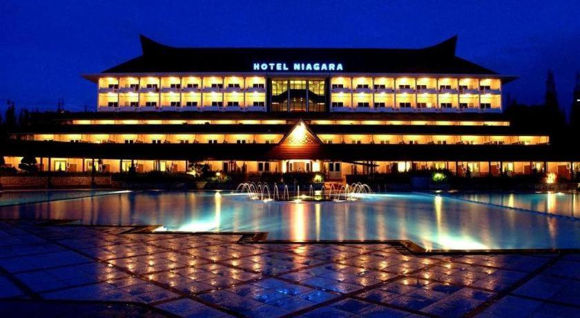 Hotel Niagara Parapat Exteriér fotografie